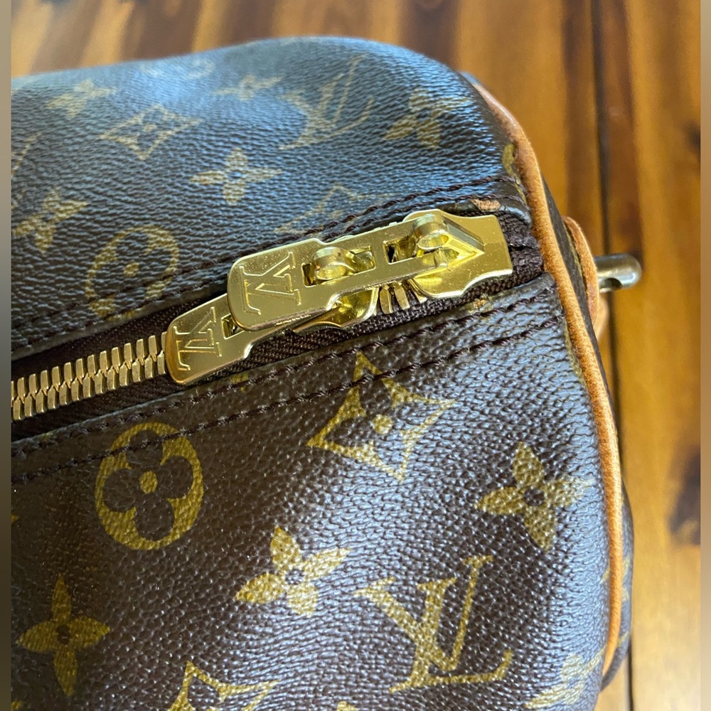 Louis Vuitton Keepall 50 Monogram Duffle Bag - Picture 10 of 16